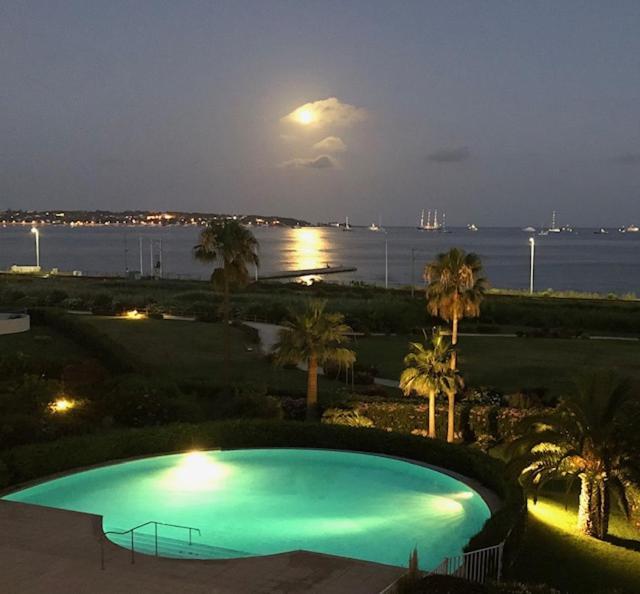Vue Mer Juan Les Pins Antibes Exterior photo