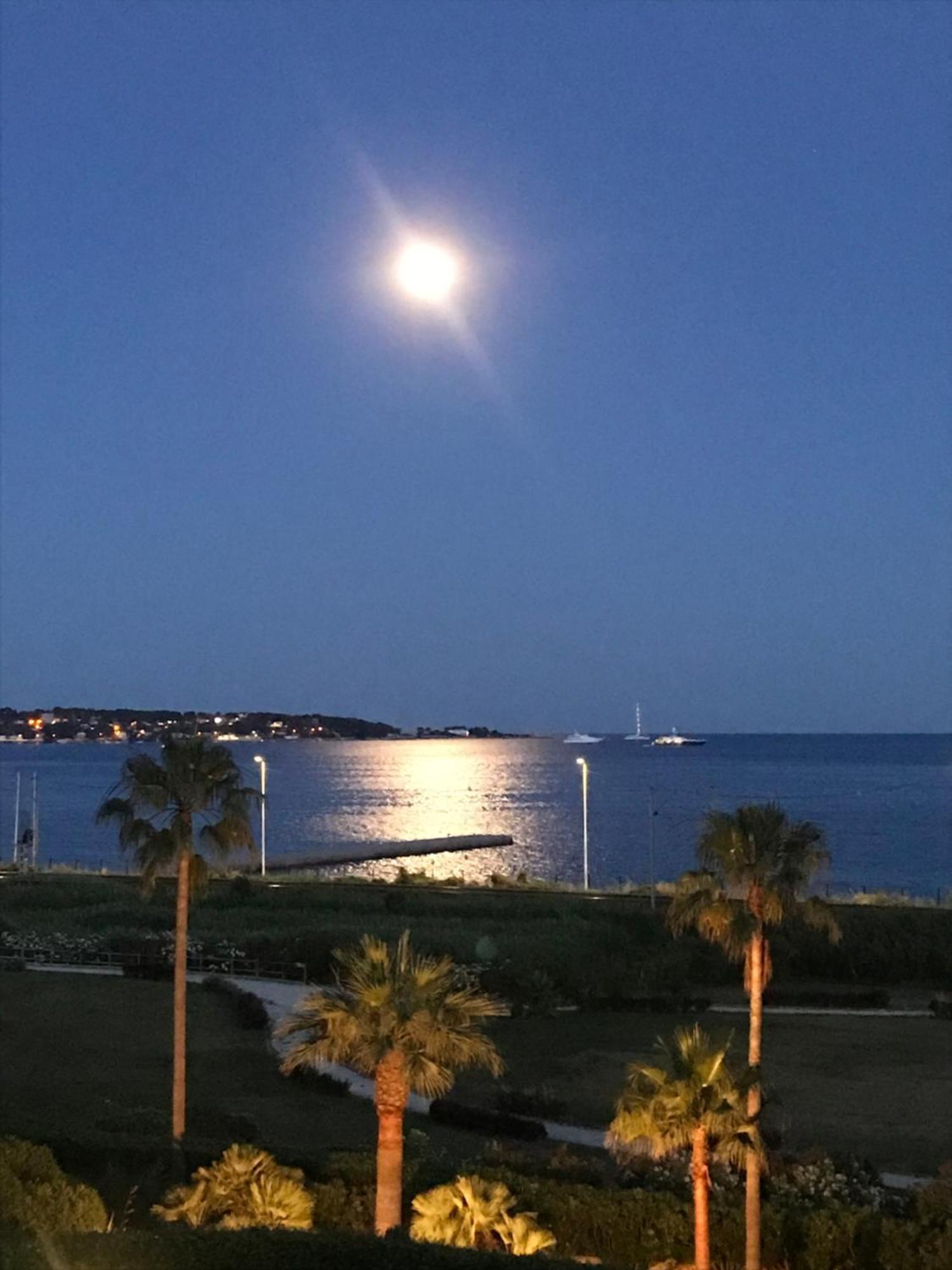 Vue Mer Juan Les Pins Antibes Exterior photo